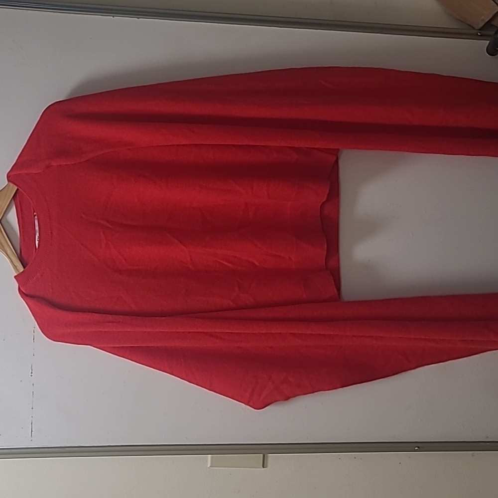 Red Sleveless Cashmere Top Size Small
